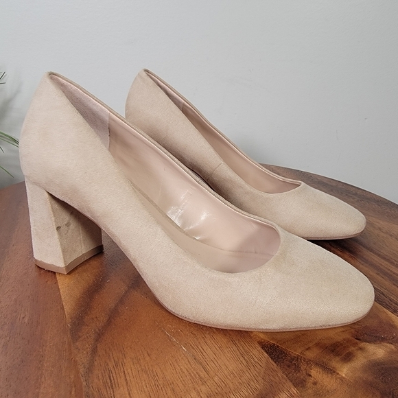 Kelly & Katie Liya Beige Block Heel Pumps Size 6.5 - Picture 4 of 17